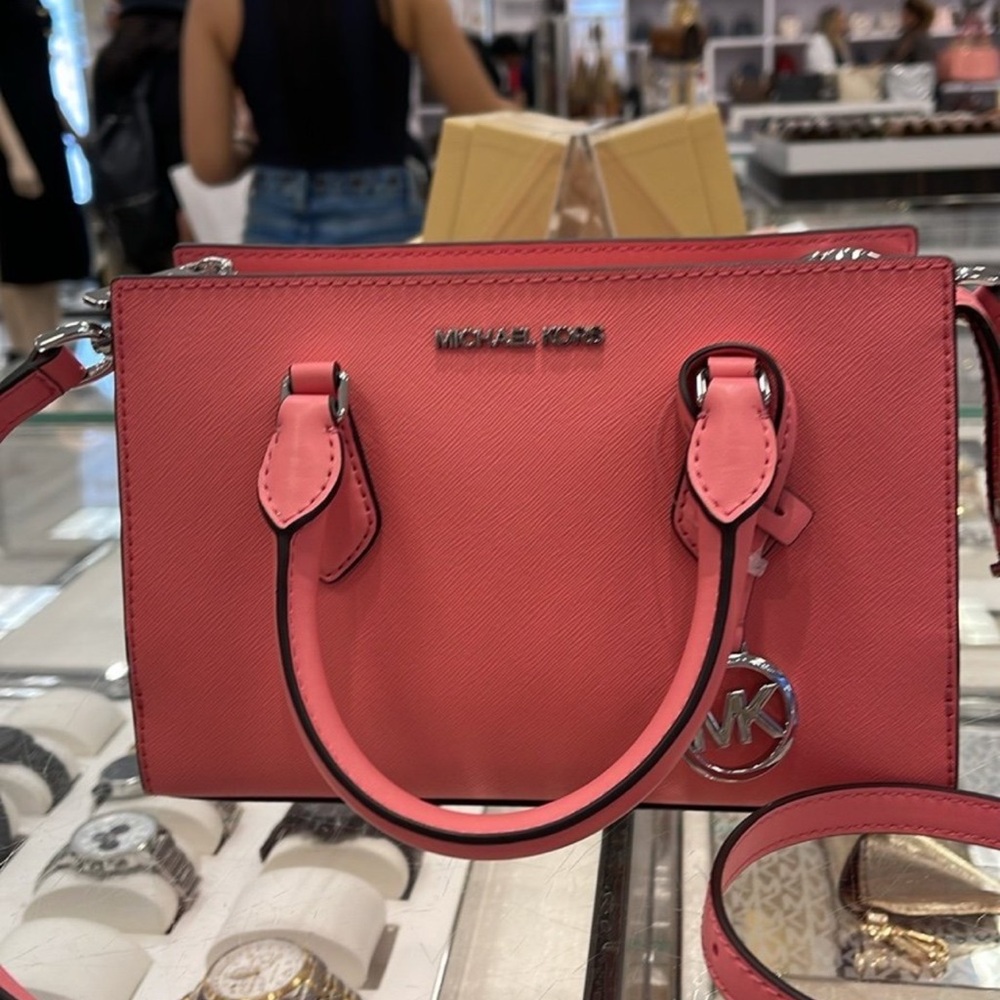 MICHAEL KORS
Sheila Small Faux Saffiano Leather Satchel
Tea Rose 
NWT - Picture 16 of 16